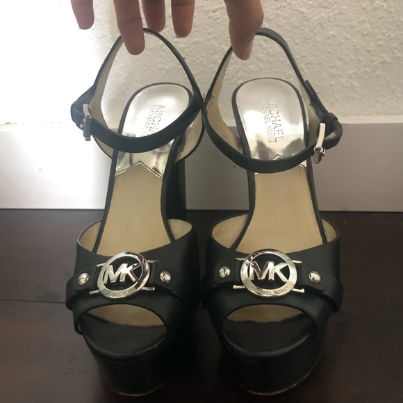 Michael Kira Black Heels /platforms - Picture 1 of 3